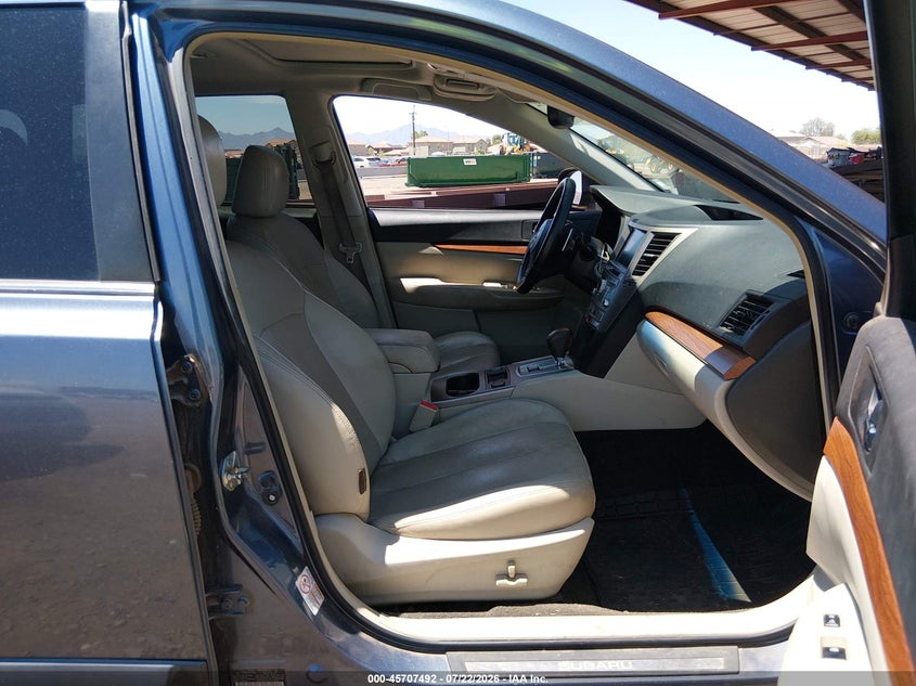 2013 SUBARU OUTBACK auction photo 5