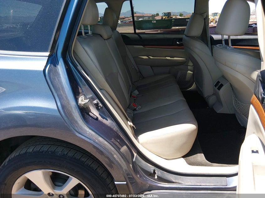 2013 SUBARU OUTBACK auction photo 8