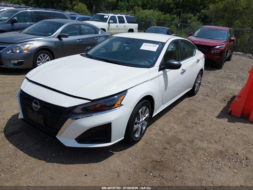 2025 Nissan Altima, Right Rear, IAAI, VIN 1N4BL4BV8SN327015 — photo 2