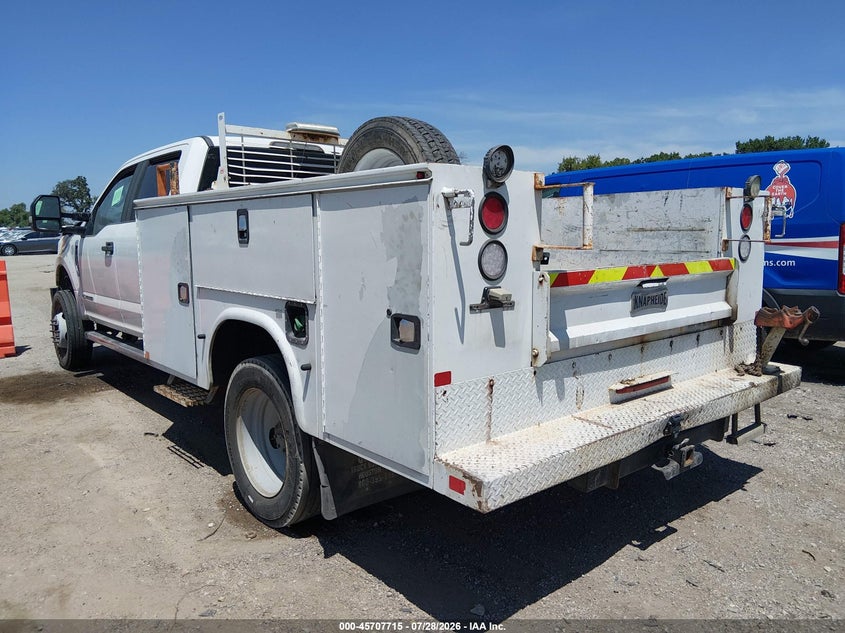 2017 FORD F-450 CHASSIS auction photo 3