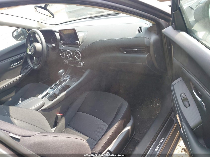 2024 NISSAN SENTRA auction photo 5