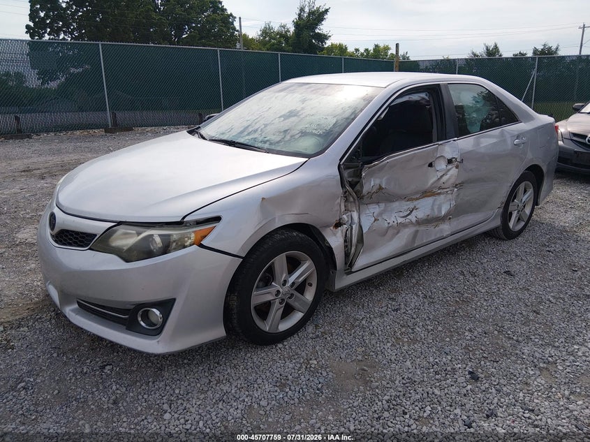 Vin: 4t1bf1fkxeu312702, lot: 46206415, toyota camry se 20142