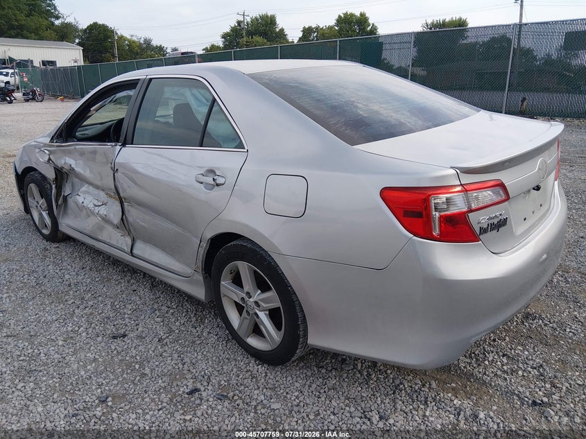Vin: 4t1bf1fkxeu312702, lot: 46206415, toyota camry se 20143