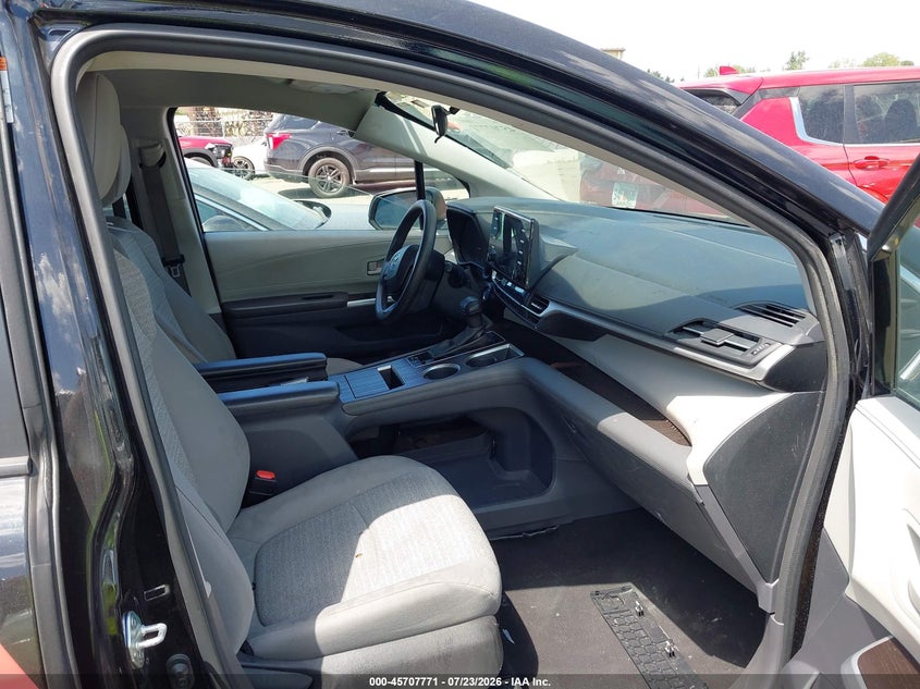 Vin: 5tdkrkecxps152744, lot: 46206427, toyota sienna le 2023 img_1