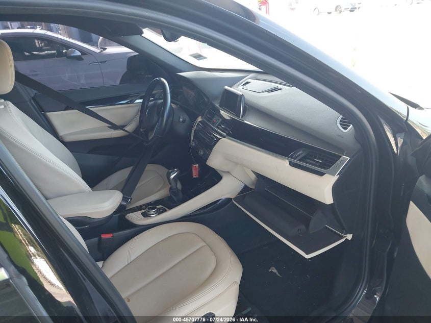 2016 BMW X1 auction photo 5