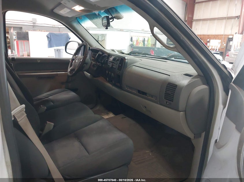 2013 CHEVROLET SILVERADO 1500 auction photo 5