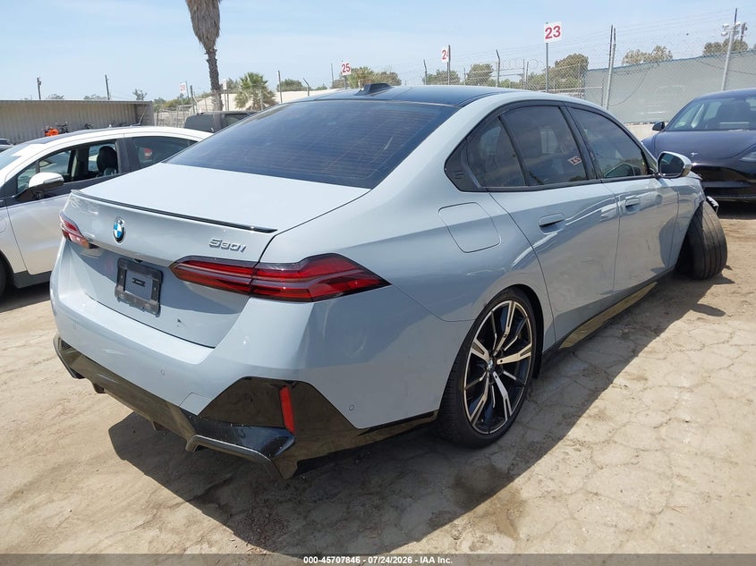 Vin: wba43fj0xrcp97103, lot: 46206502, bmw 530i 20244