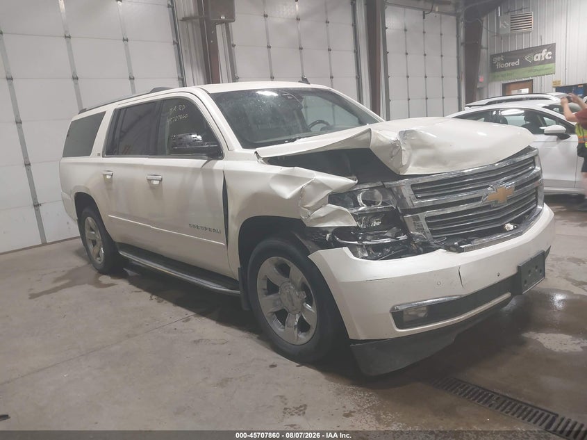 CHEVROLET SUBURBAN - zdjęcie 13