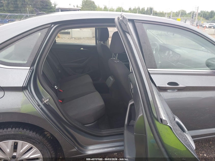 Фото 8 - VOLKSWAGEN JETTA