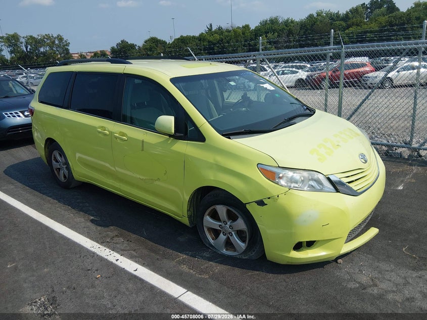 TOYOTA SIENNA - zdjęcie 1