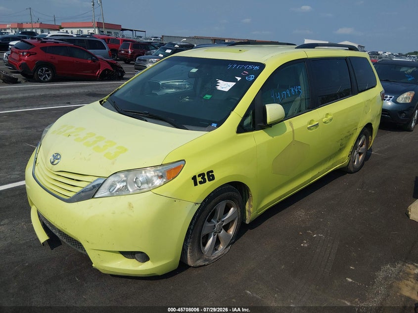 TOYOTA SIENNA - zdjęcie 6