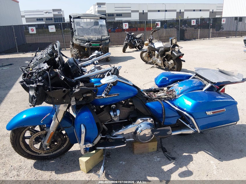 HARLEY-DAVIDSON FLTRU 2018