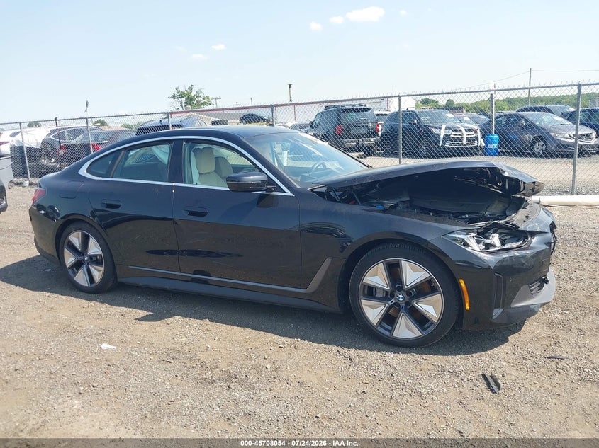 BMW I4 GRAN COUPE - zdjęcie 13