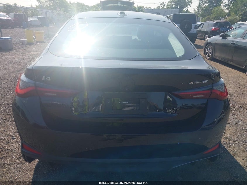 BMW I4 GRAN COUPE - zdjęcie 16