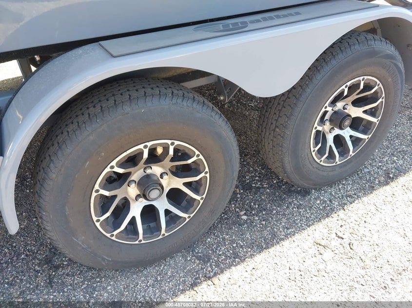 2022 MALIBU 21LX auction photo 7