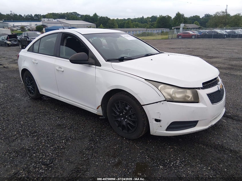 2013 CHEVROLET CRUZE auction photo 1