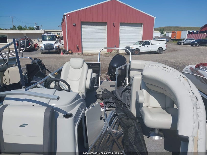 2023 STARCRAFT PONTOON auction photo 8