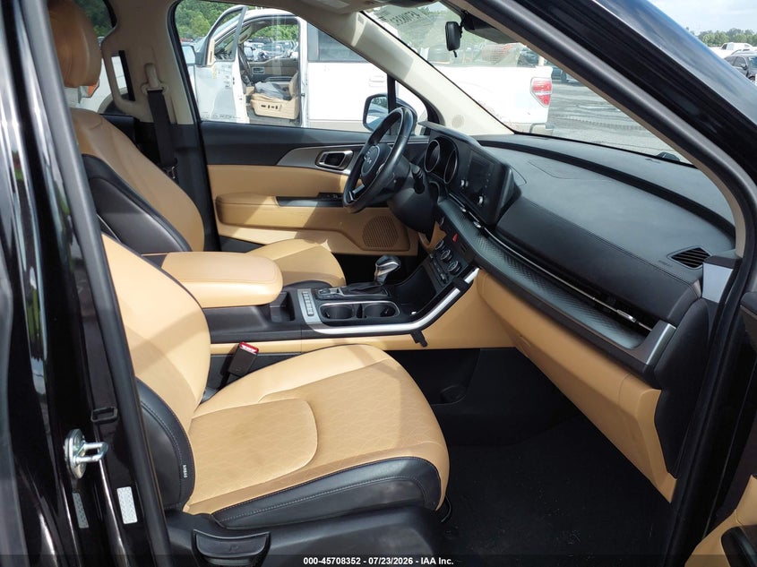 2022 KIA CARNIVAL MPV auction photo 5