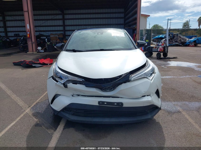 TOYOTA C-HR - zdjęcie 12
