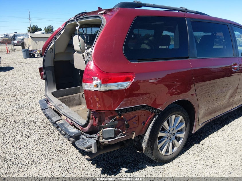 2014 TOYOTA SIENNA VAN 3.5L V-6 DOHC, VVT, 266HP