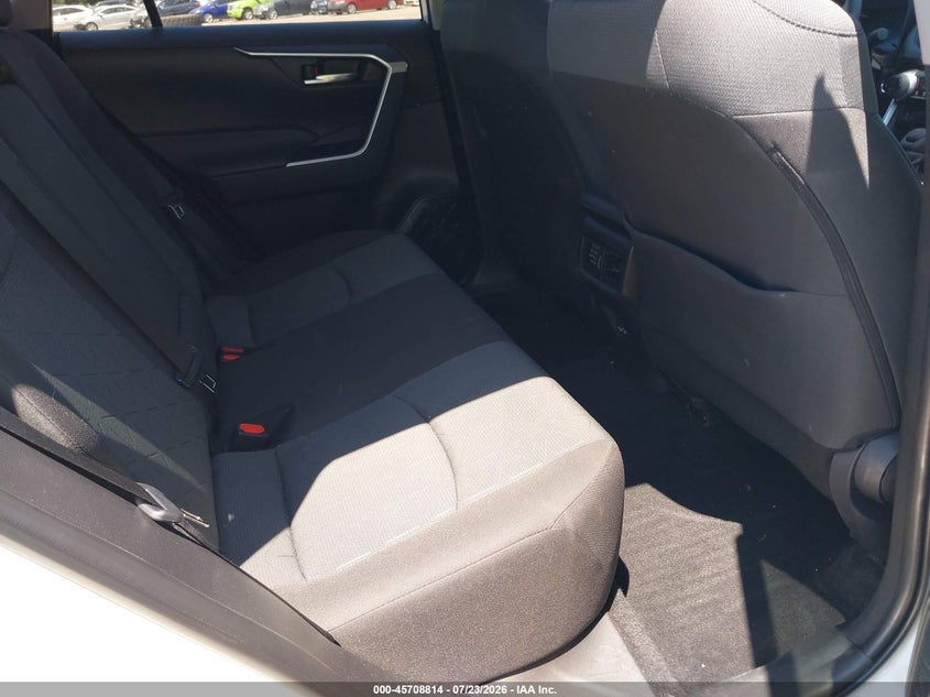 TOYOTA RAV4 - zdjęcie 8