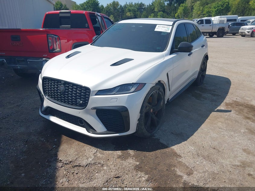 Vin: sadcz2eexpa712527, lot: 46207578, jaguar f-pace svr p550 awd automatic 20232