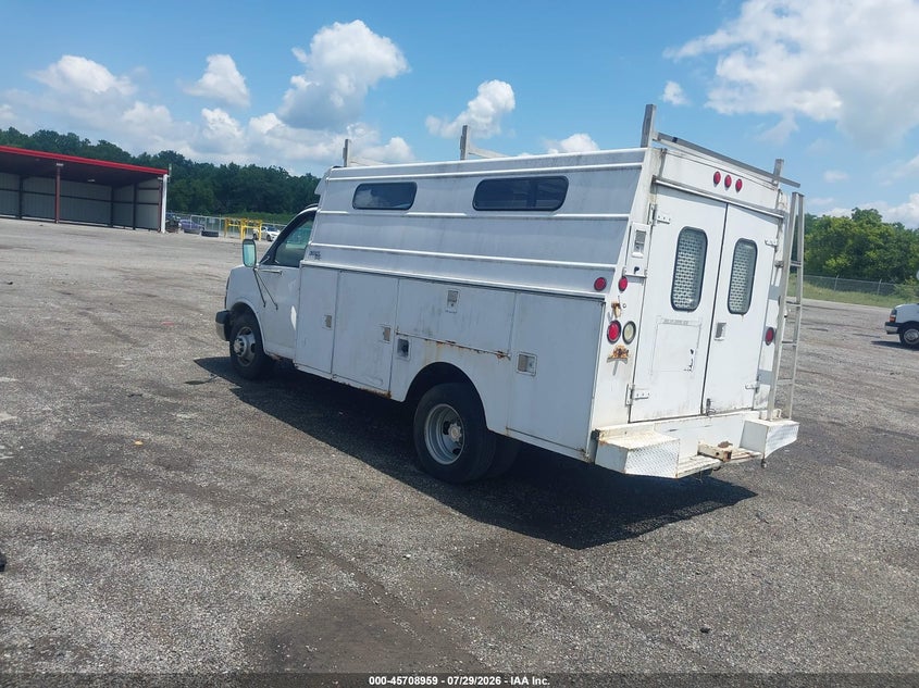 2004 CHEVROLET EXPRESS CUTAWAY auction photo 3