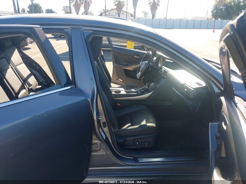 2018 LEXUS IS 300 auction photo 5