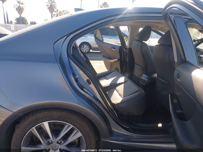 2018 LEXUS IS 300 auction photo 8