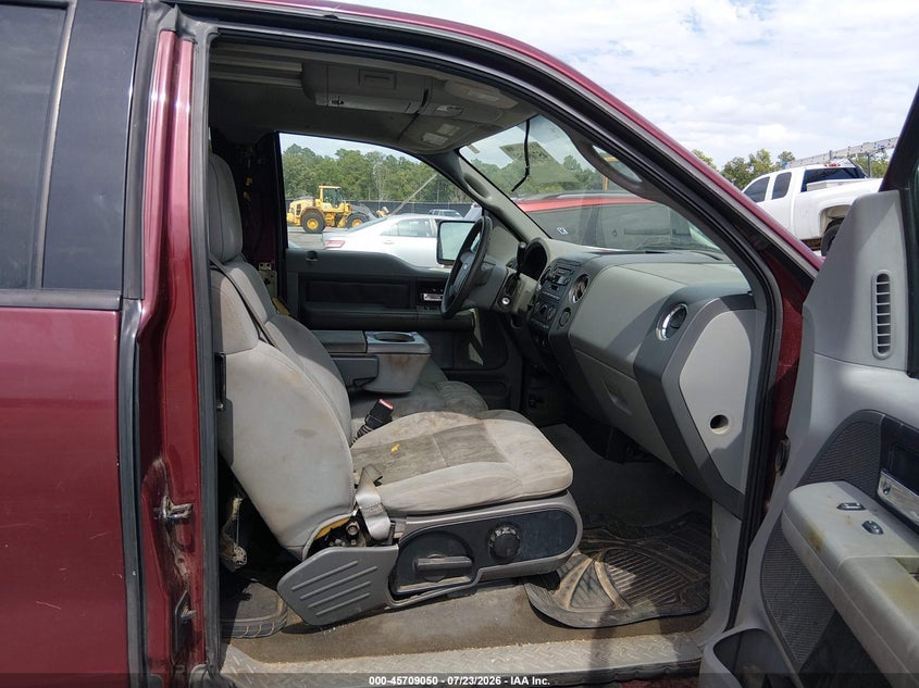 2004 FORD F-150 auction photo 5