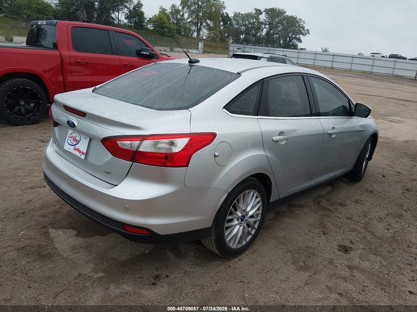 Vin: 1fahp3h28cl184845, lot: 46207713, ford focus sel 20124