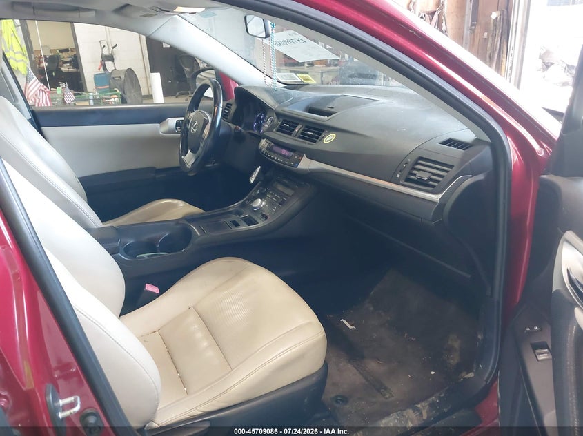 2012 LEXUS CT 200H auction photo 5