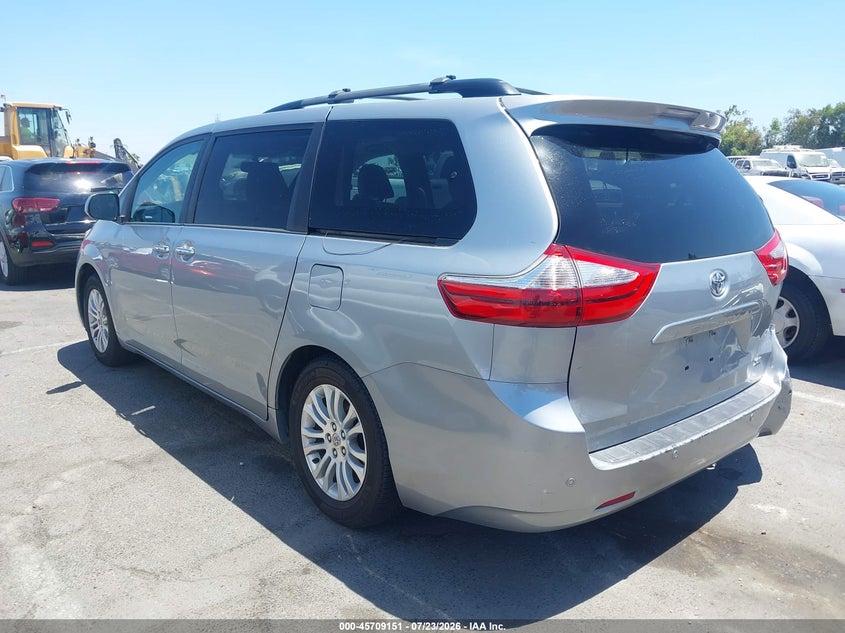 TOYOTA SIENNA - zdjęcie 3