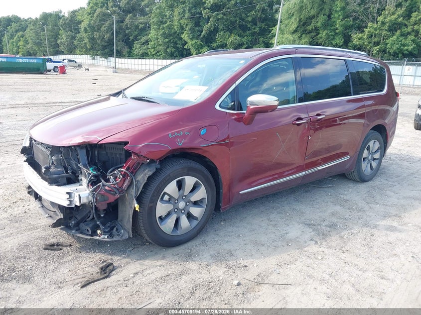 2018 CHRYSLER PACIFICA HYBRID auction photo 2