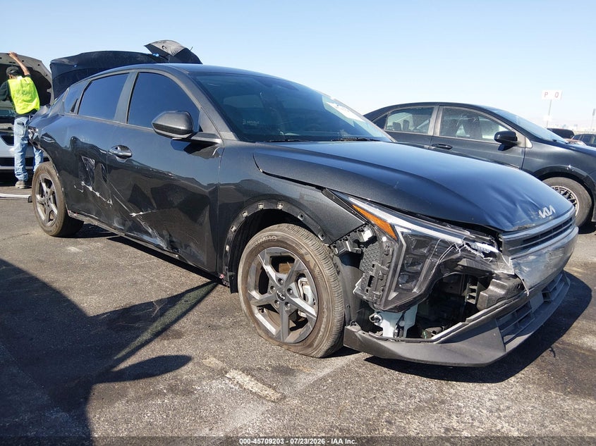 2025 KIA K4 auction photo 1