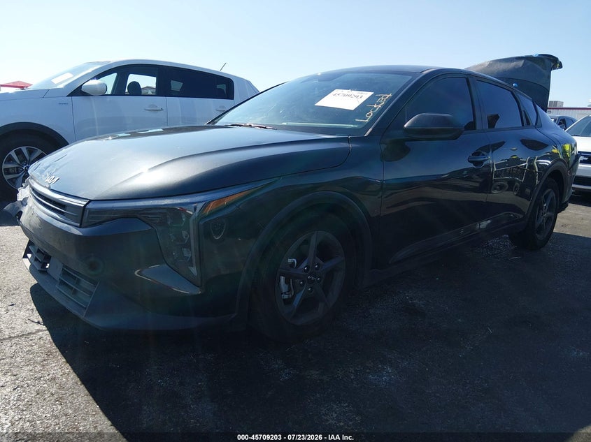 2025 KIA K4 auction photo 2