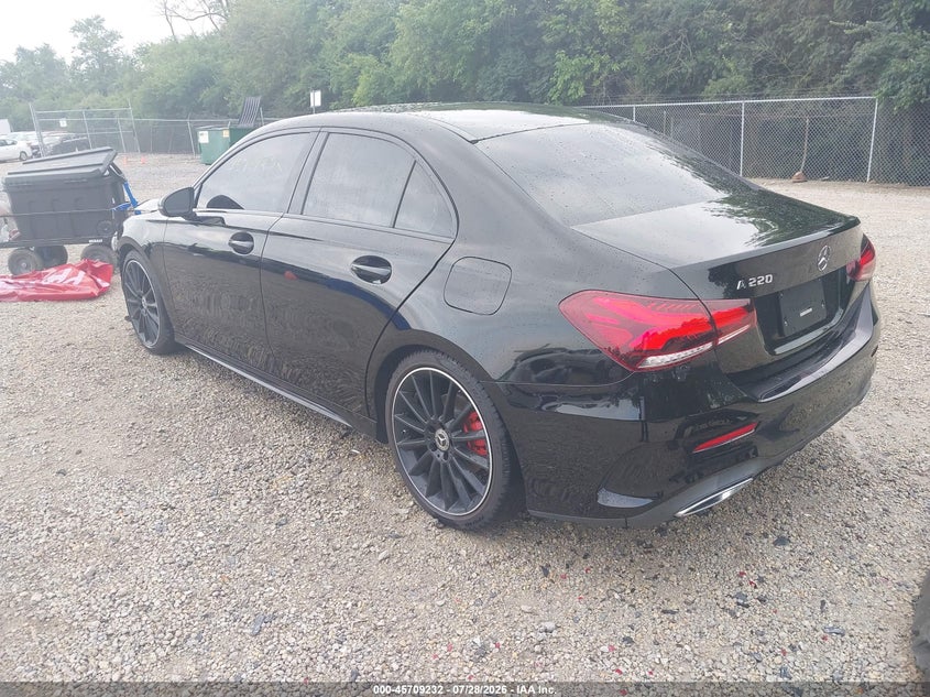 2021 MERCEDES-BENZ A 220 auction photo 3
