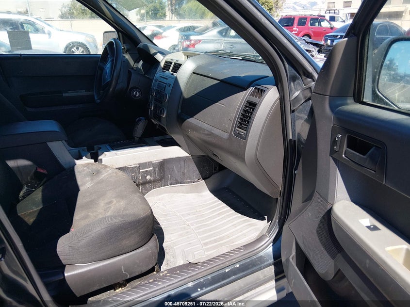 2008 FORD ESCAPE auction photo 5