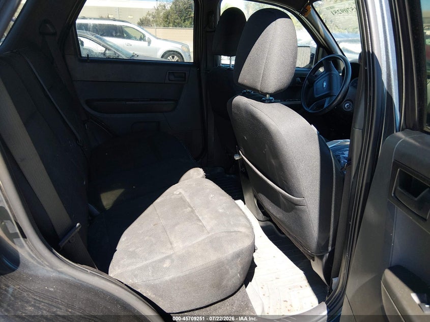 2008 FORD ESCAPE auction photo 8