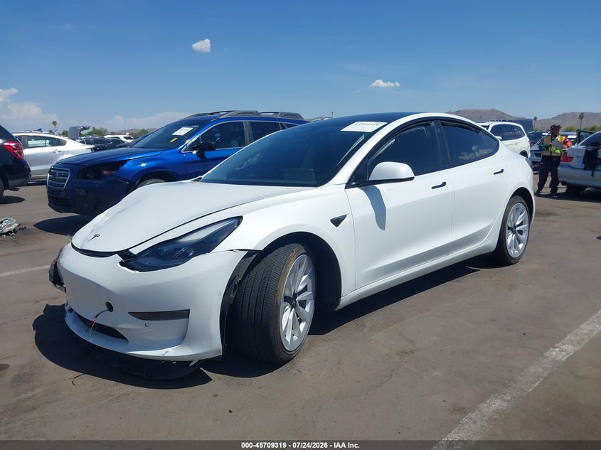 2022 Tesla Model 3, Right Front, IAAI, VIN 5YJ3E1EB7NF124581 — photo 2