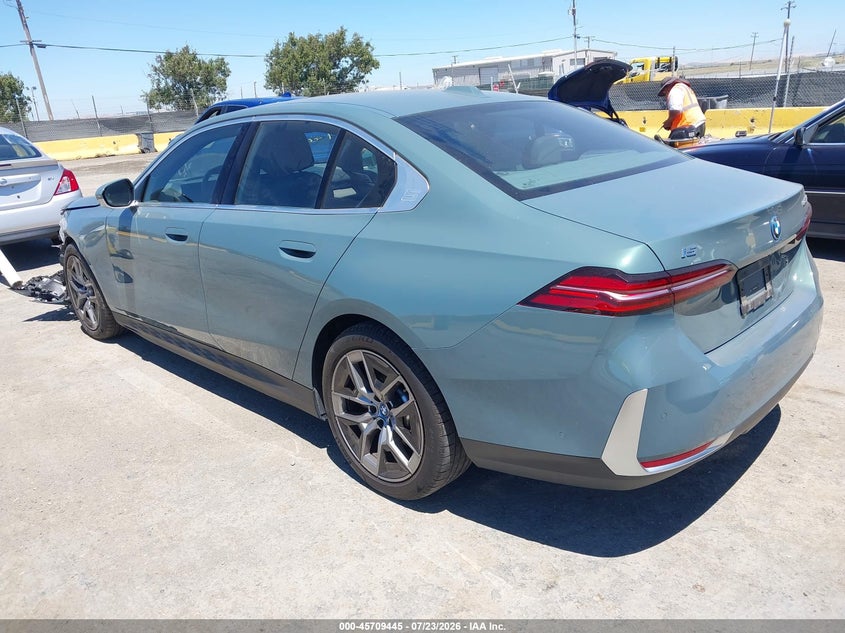 Vin: wby33fk04rcr96143, lot: 46208101, bmw i5 edrive40 20243
