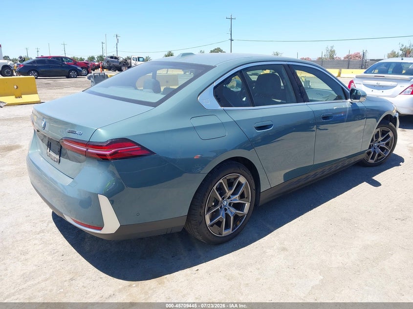 Vin: wby33fk04rcr96143, lot: 46208101, bmw i5 edrive40 20244