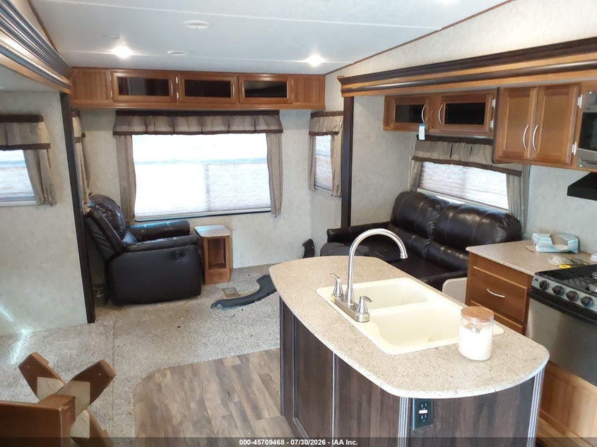 2017 FOREST RIVER PRIME TIME CRUSADER LITE auction photo 5