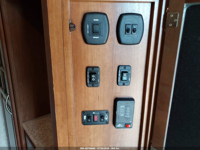 2017 FOREST RIVER PRIME TIME CRUSADER LITE auction photo 7