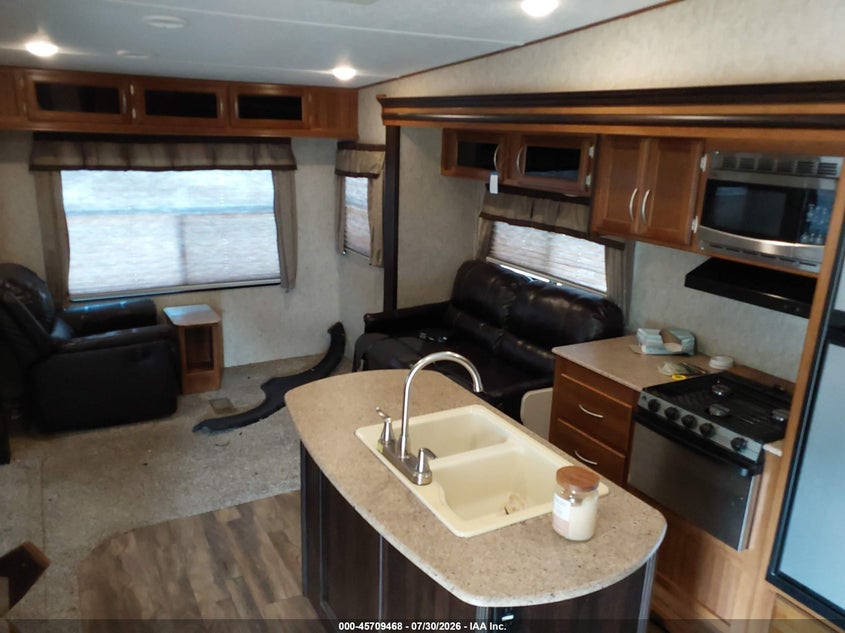2017 FOREST RIVER PRIME TIME CRUSADER LITE auction photo 8