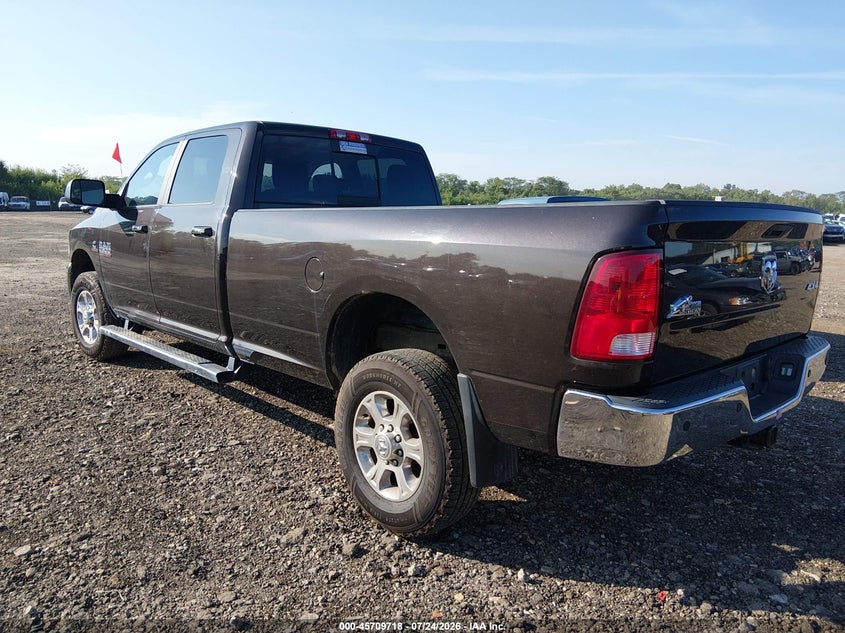 Vin: 3c6ur5jl2hg647088, lot: 46208374, ram 2500 big horn  4x4 8' box 20173
