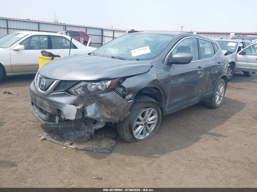 2019 NISSAN ROGUE SPORT auction photo 2