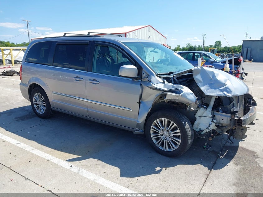 2015 Chrysler Town & Country Touring-L