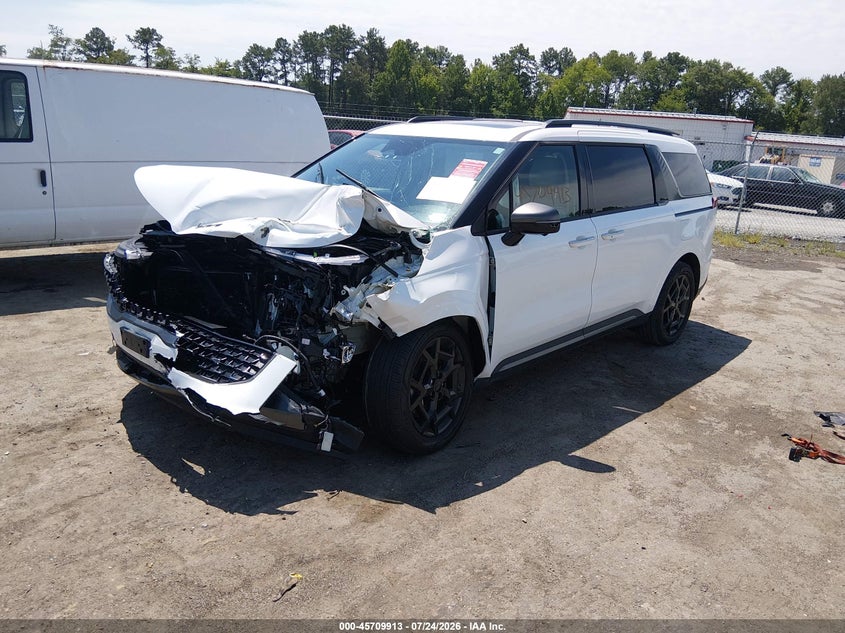 2025 KIA CARNIVAL MPV HYBRID auction photo 2