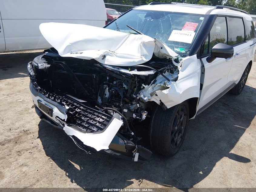 2025 KIA CARNIVAL MPV HYBRID auction photo 6